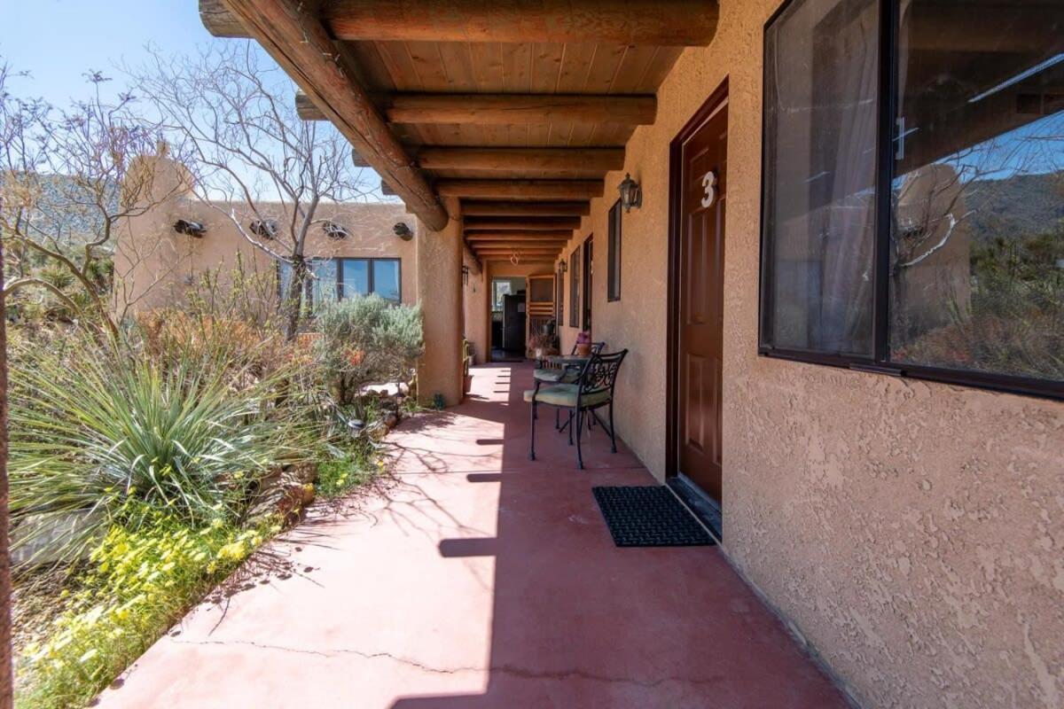 Renovated Lodge - Room 3 With Pool Access Joshua Tree Eksteriør billede