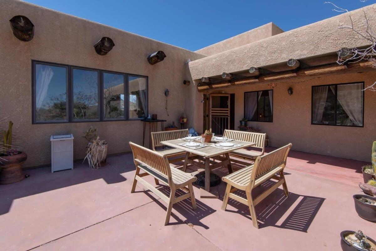 Renovated Lodge - Room 3 With Pool Access Joshua Tree Eksteriør billede